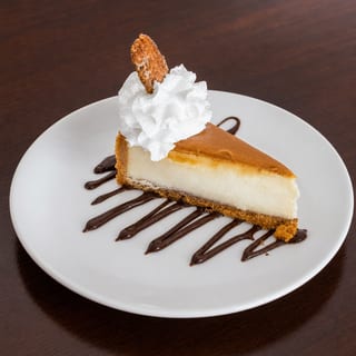 Caramel Cheesecake with Candied Pecan
